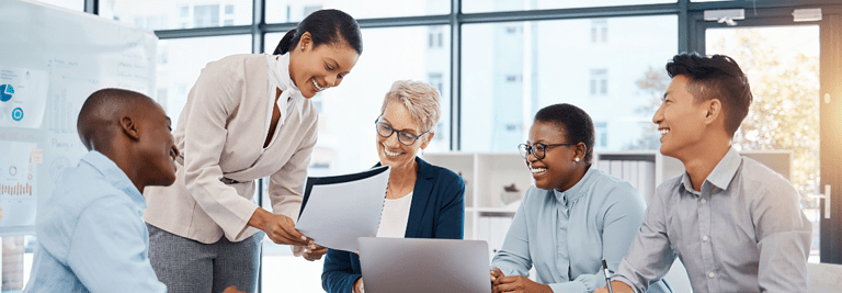 how training benefits the organization - business team working together